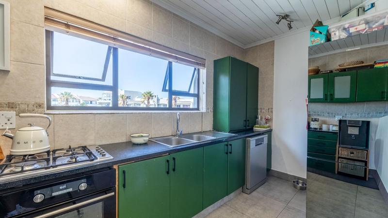 3 Bedroom Property for Sale in Bloubergrant Western Cape